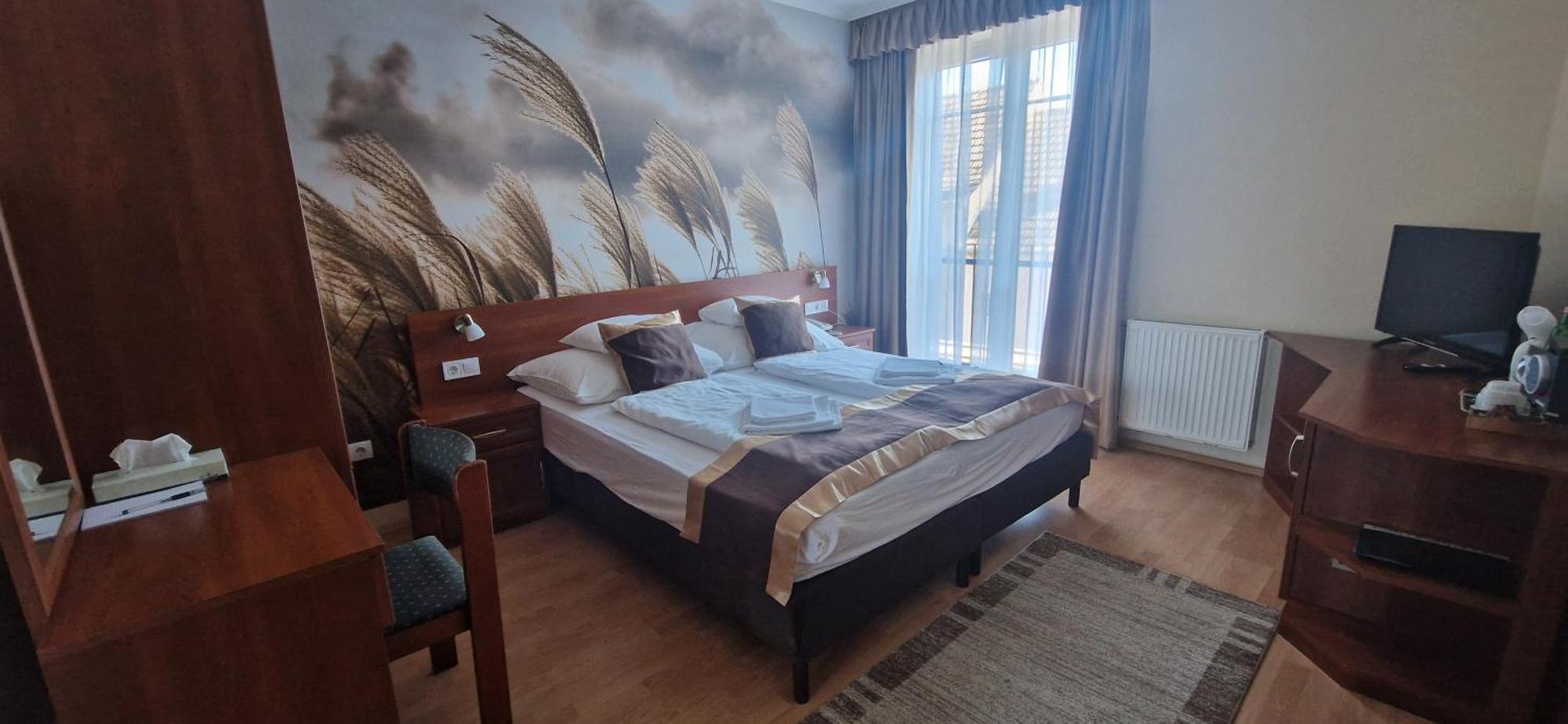 Hotel Patonai Fertod Bagian luar foto