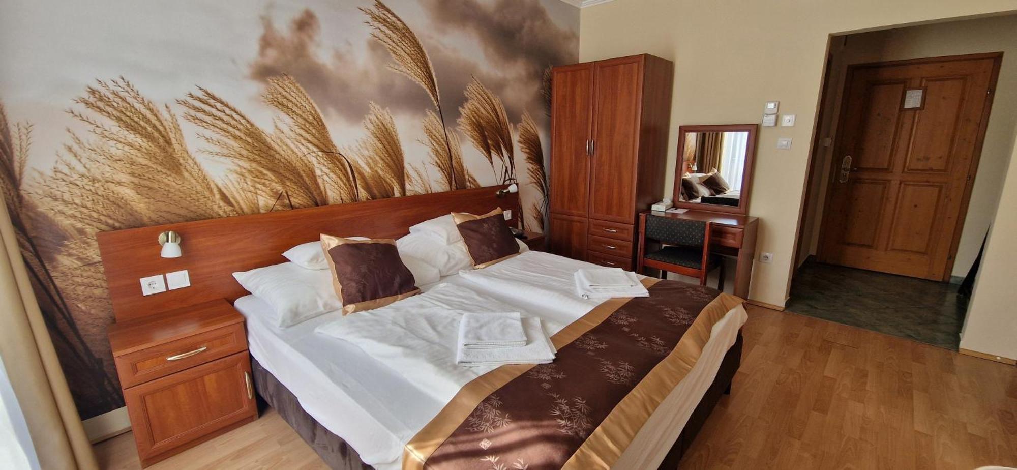 Hotel Patonai Fertod Bagian luar foto